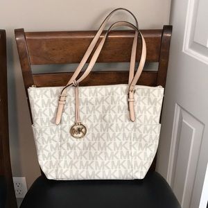 Michael Kors purse